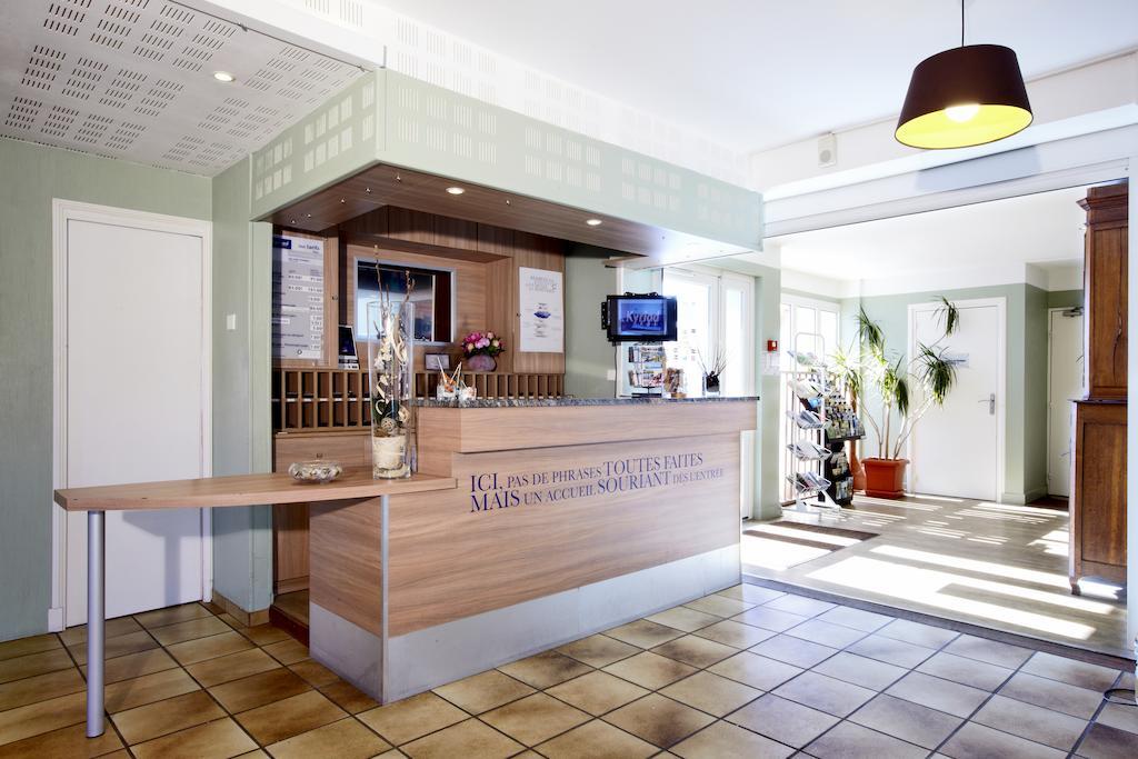 Campanile Montelimar Nord - A7 Sortie 17 Hotel Les Tourrettes Екстериор снимка
