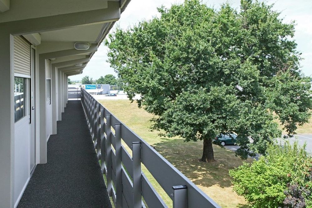 Campanile Montelimar Nord - A7 Sortie 17 Hotel Les Tourrettes Екстериор снимка