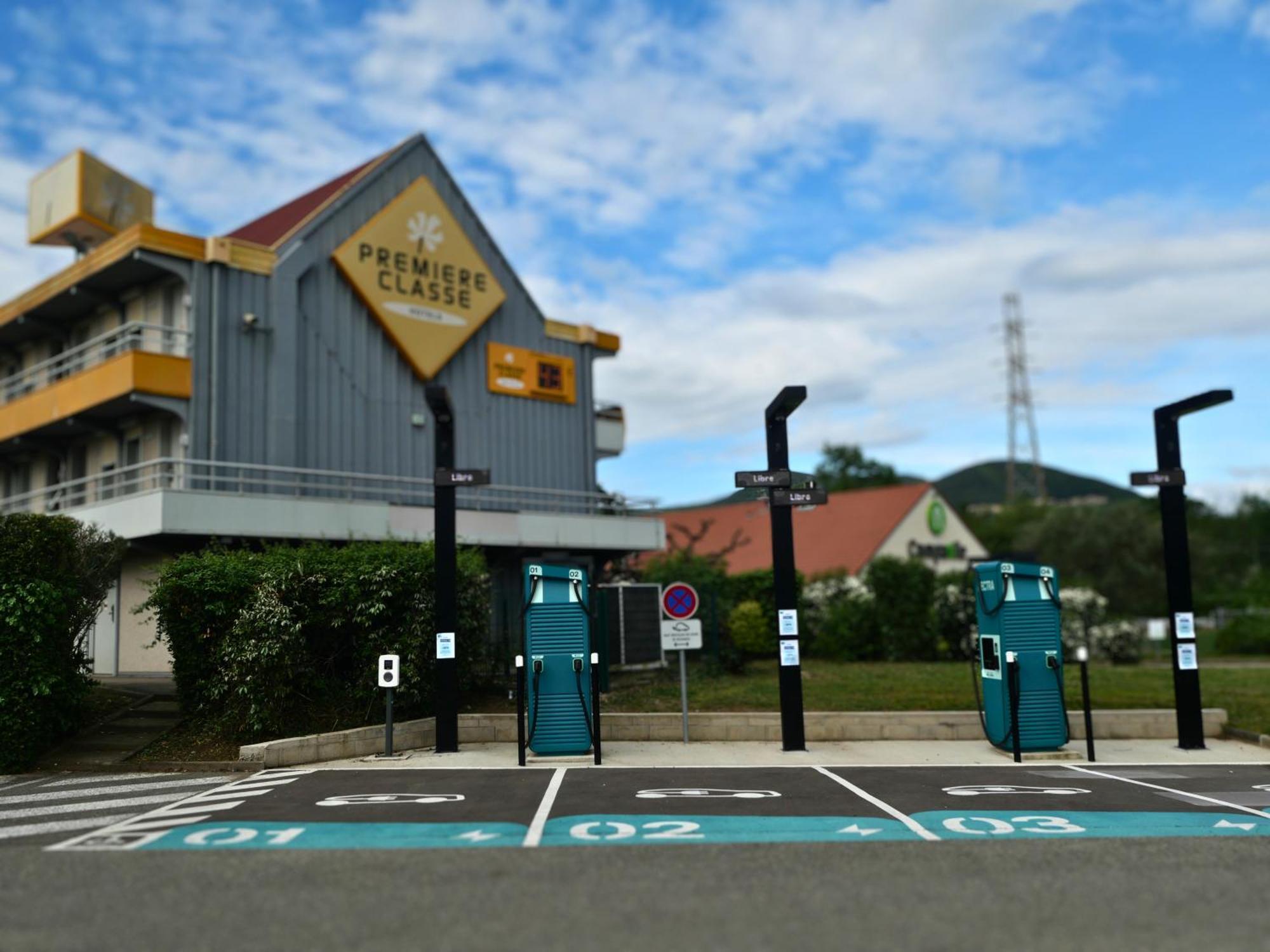 Campanile Montelimar Nord - A7 Sortie 17 Hotel Les Tourrettes Екстериор снимка